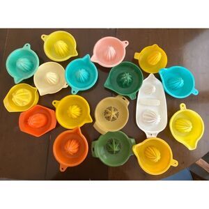 Vintage Plastic Manual Juicer Multicolor Reamer Farmhouse‎ Kitchenware Lot of 17